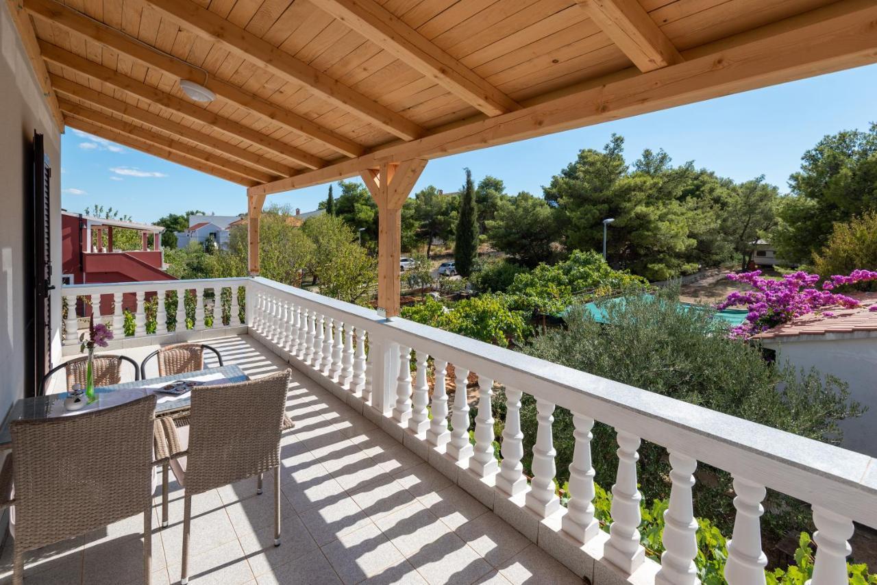 Apartman Tribunj Tribalj Exterior foto