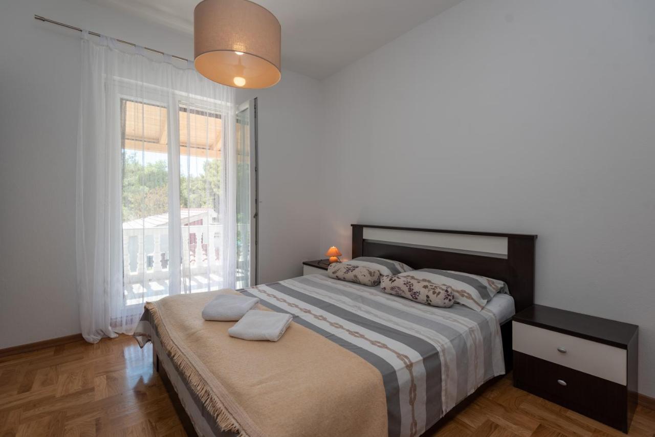 Apartman Tribunj Tribalj Exterior foto