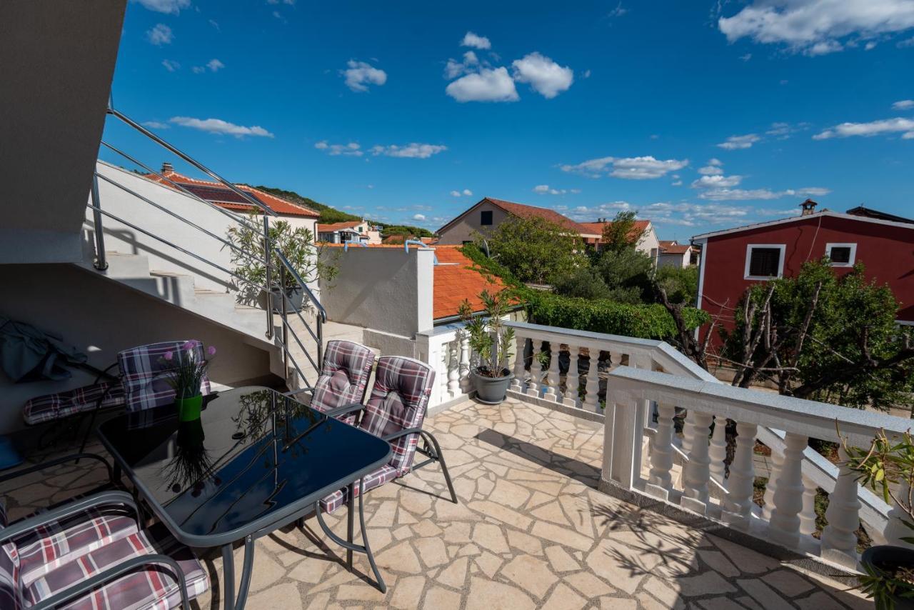 Apartman Tribunj Tribalj Exterior foto